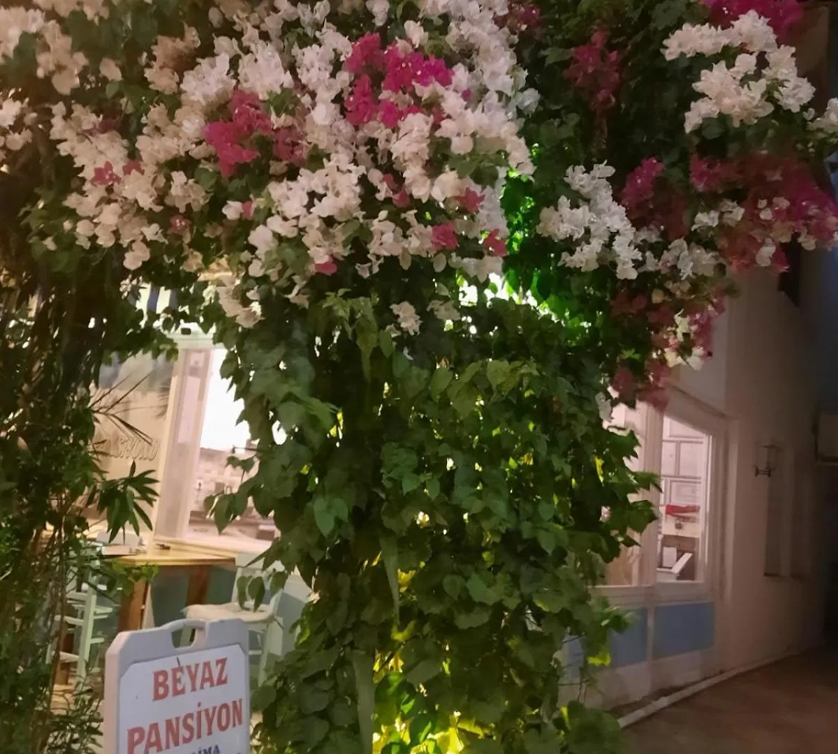 Beyaz Apart Pansiyon Çeşme منزل للإقامة